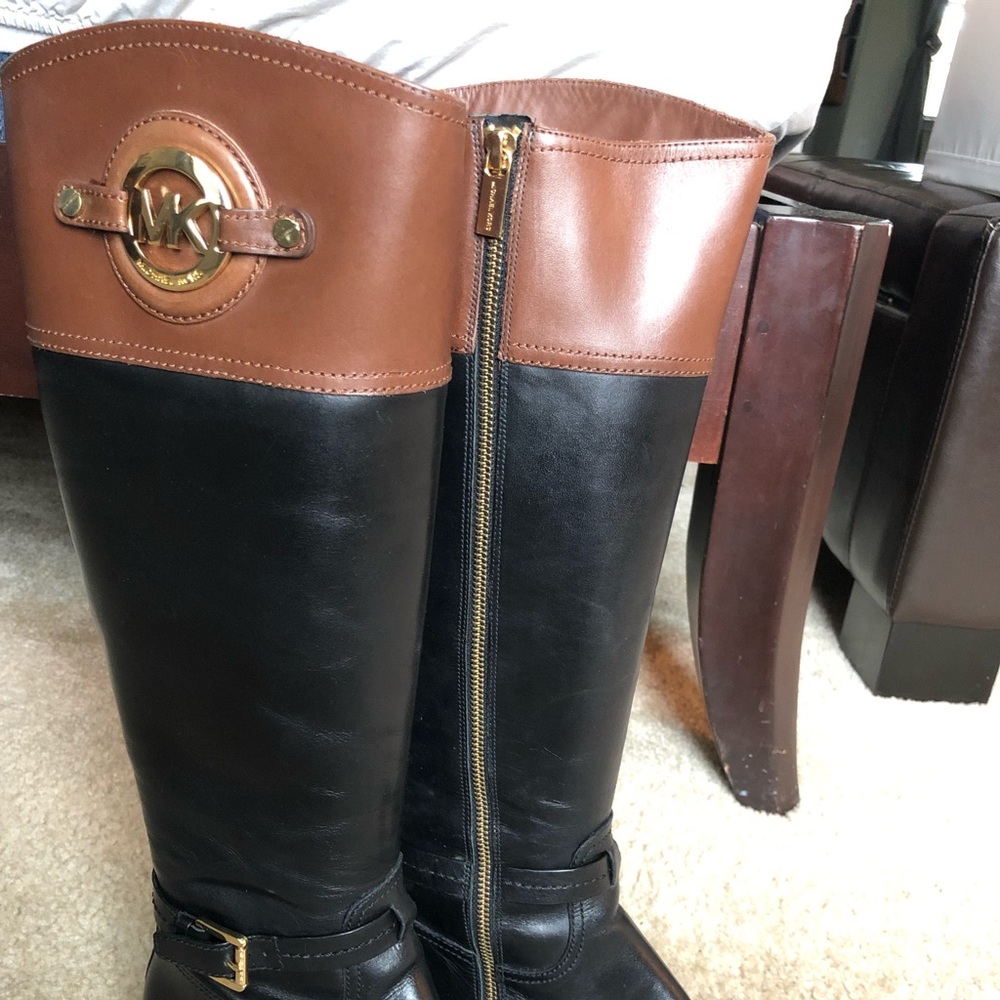 Two tone rinding boots